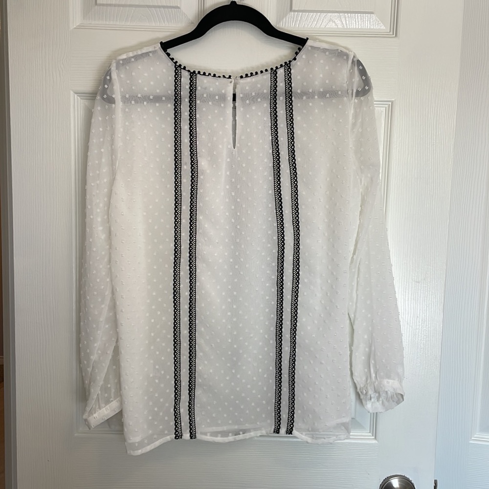 Cleo Petite White Swiss Dot Blouse NWT
♥️🛍️ - Picture 4 of 8